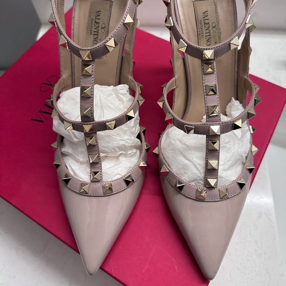 Valentino Garavani Patent 100m Slingback Heel Pumps - Picture 5 of 8